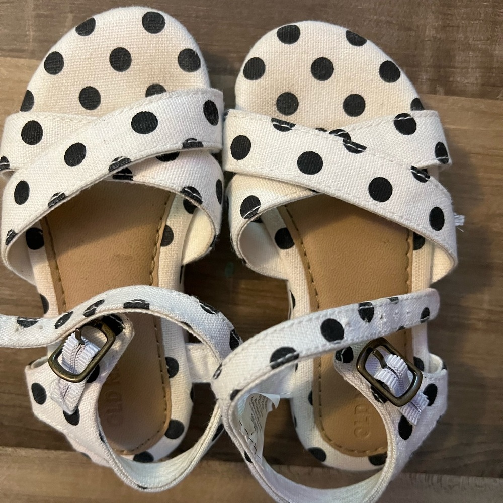 EUC Retro Toddler Polka Dot Old Navy Strap Platform Sandals Black White - Picture 4 of 6